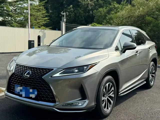 Фотография автомобиля — Lexus RX