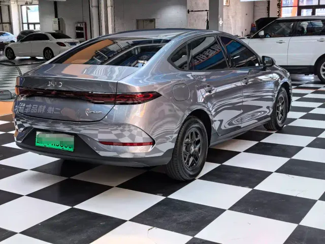 BYD Qin PLUS — Фото автомобиля 9