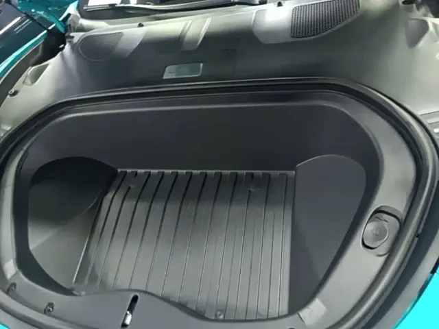 Xiaomi SU7 — Фото автомобиля 19