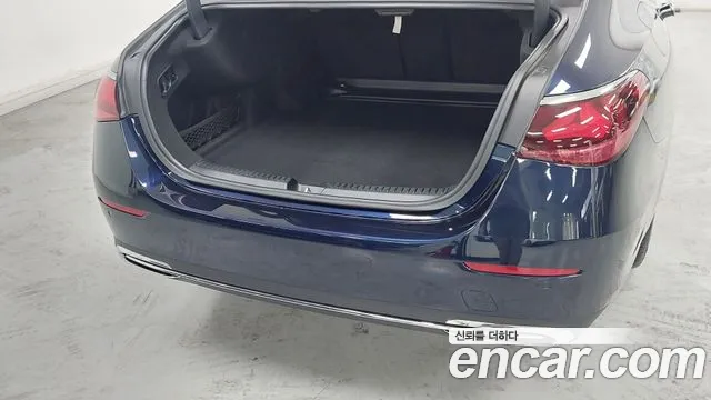 Mercedes-Benz E-Class E-класс W214 E300 4MATIC Exclusive — Фото автомобиля 11