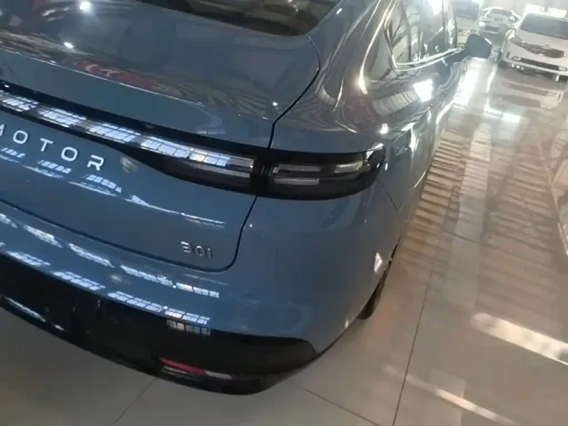 Leapmotor B01 — Фото автомобиля 7