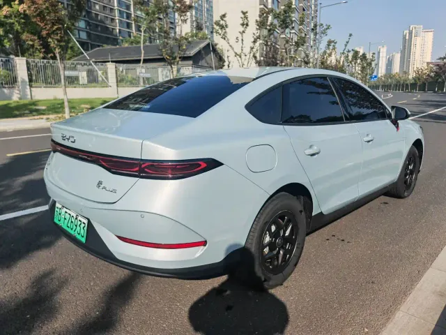 BYD Qin PLUS — Фото автомобиля 5
