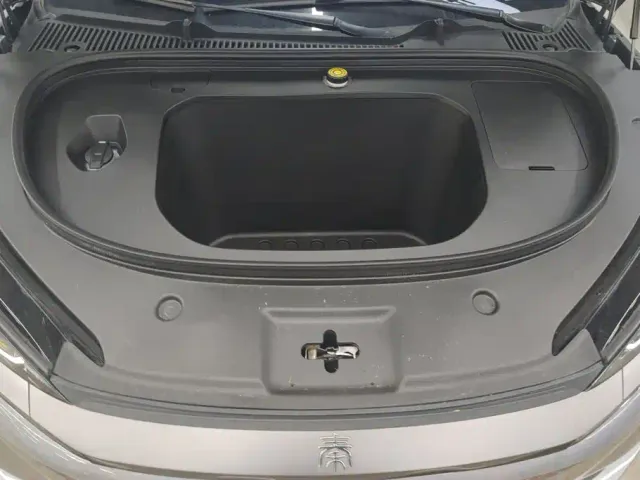 BYD Qin L — Фото автомобиля 10