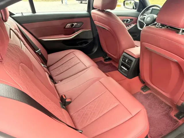 BMW 3 Series — Фото автомобиля 16