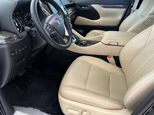 Toyota Vellfire — Фото автомобиля 9