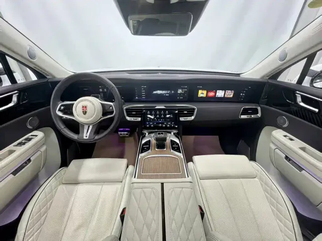 Hongqi E-HS9 — Фото автомобиля 13