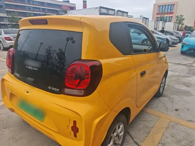 Roewe Clever — Фото автомобиля 6