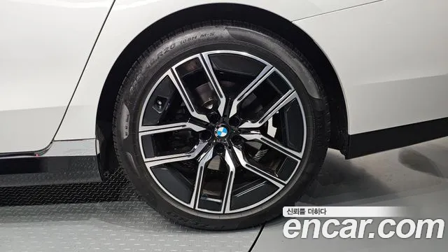 BMW 7-Series 7 серия (G70) 740i sDrive M Sport — Фото автомобиля 20