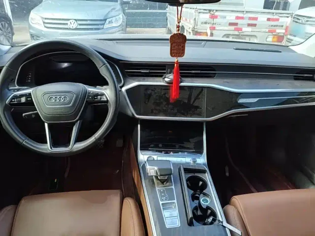 Audi A6L — Фото автомобиля 9