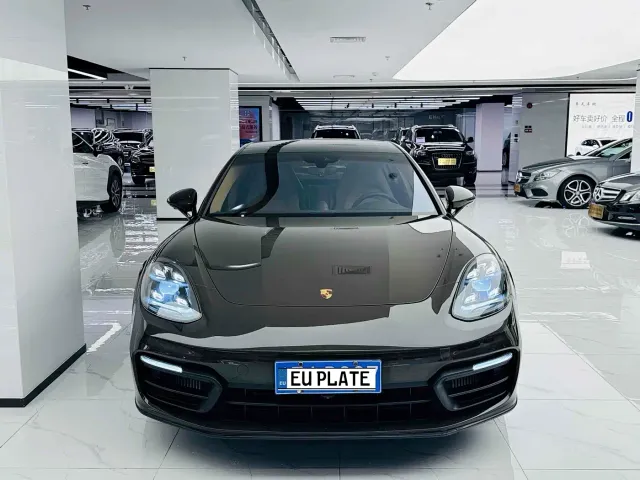Porsche Panamera — Фото автомобиля 2
