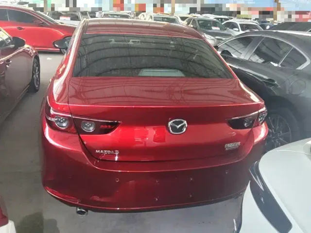 Mazda Axela — Фото автомобиля 5