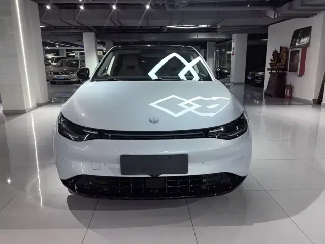 Leapmotor C01 — Фото автомобиля 2