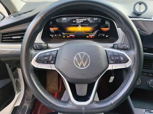 Volkswagen Bora — Фото автомобиля 15