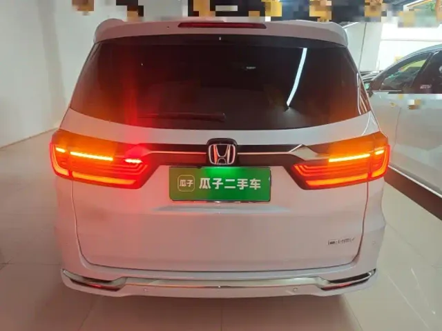 Honda Elysion — Фото автомобиля 5
