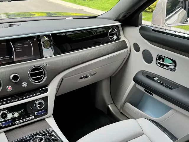 Rolls-Royce Ghost — Фото автомобиля 21
