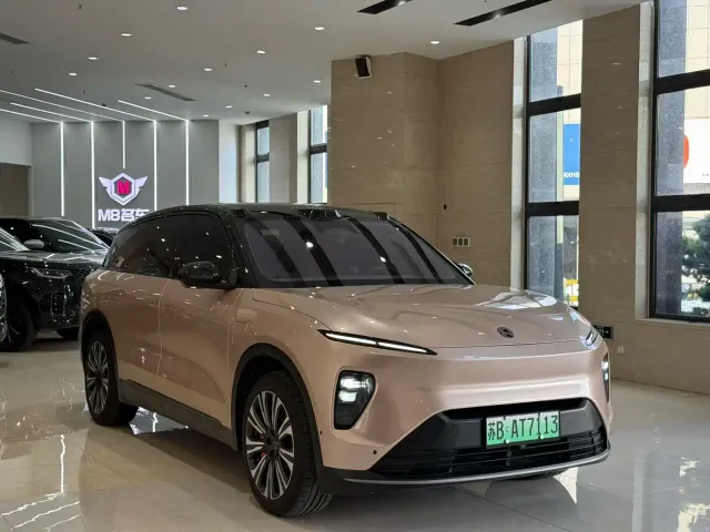 Nio ES8 — Фото автомобиля 3