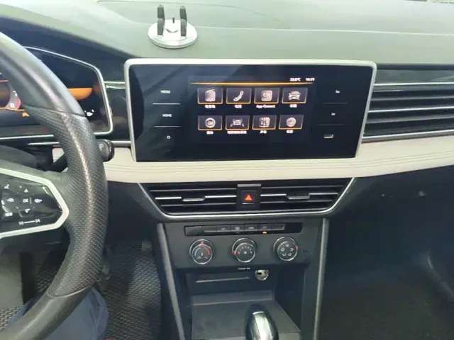 Volkswagen Tiguan L — Фото автомобиля 12