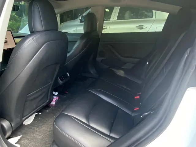 Tesla Model 3 — Фото автомобиля 7
