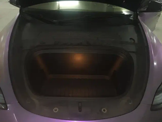 Tesla Model Y — Фото автомобиля 10