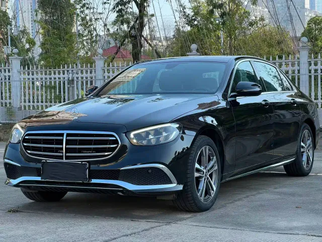 Фотография автомобиля — Mercedes-Benz E-Class