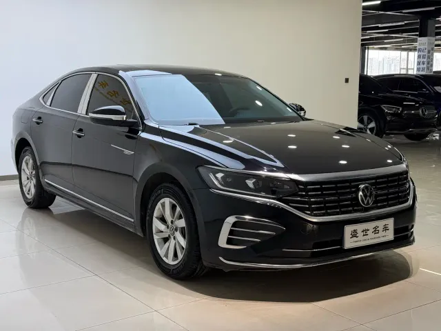 Volkswagen Passat — Фото автомобиля 3