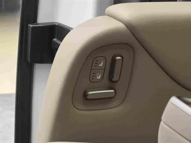 Li Auto MEGA — Фото автомобиля 19