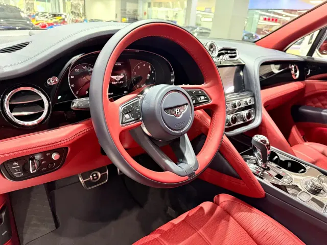 Bentley Bentayga — Фото автомобиля 6