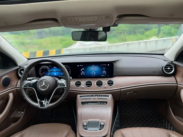 Mercedes-Benz E-Class — Фото автомобиля 9