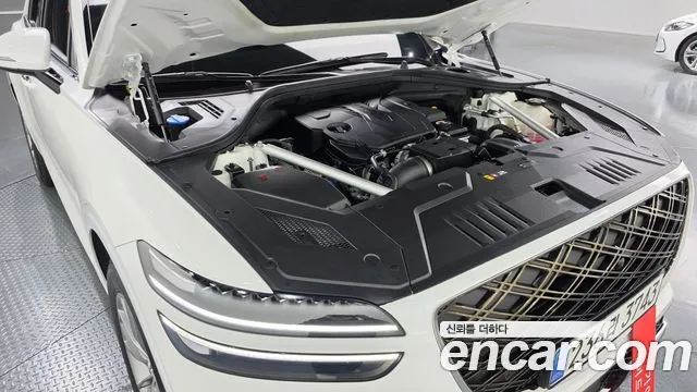 Genesis GV70 — Фото автомобиля 9