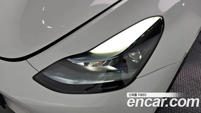 Tesla Model Y — Фото автомобиля 22