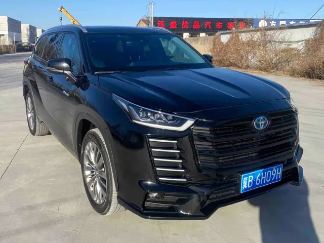 Toyota Highlander — Фото автомобиля 3