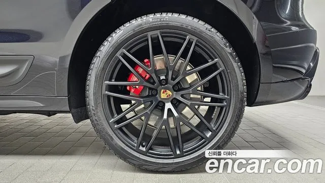 Porsche Macan — Фото автомобиля 21