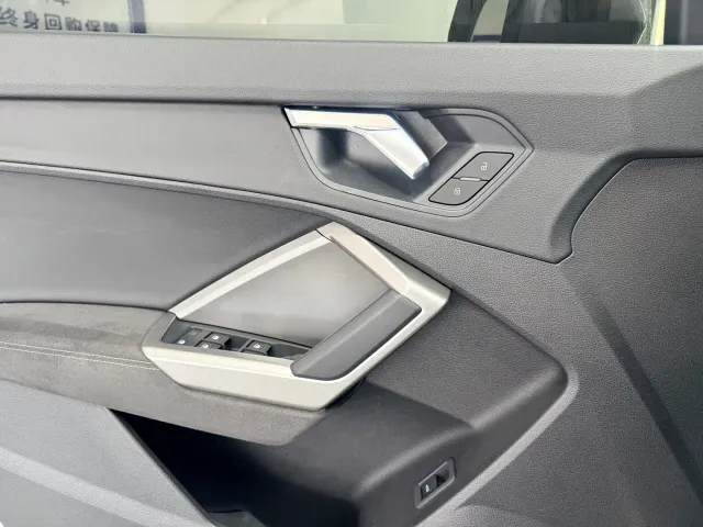 Audi Q3 — Фото автомобиля 10