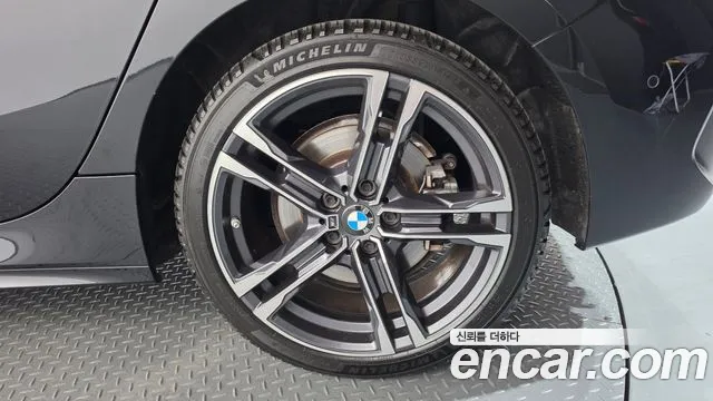BMW 1 Series F40 — Фото автомобиля 21