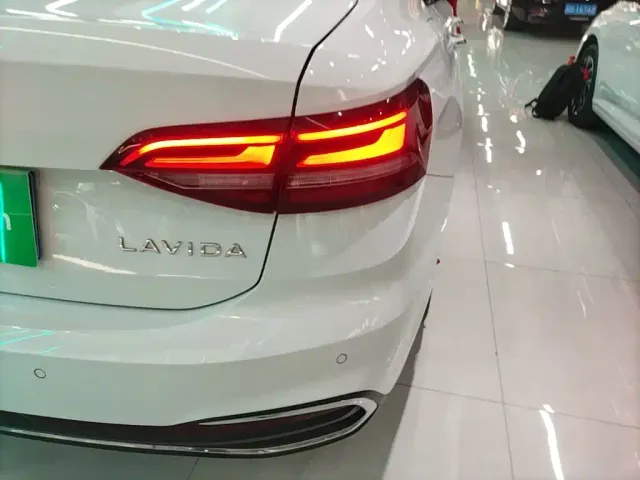 Volkswagen Lavida — Фото автомобиля 7