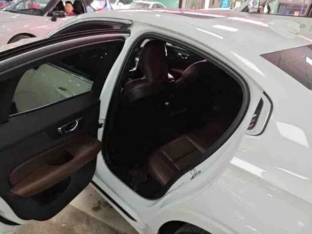 Volvo S60 — Фото автомобиля 4