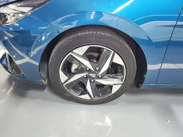 Hyundai Elantra — Фото автомобиля 22