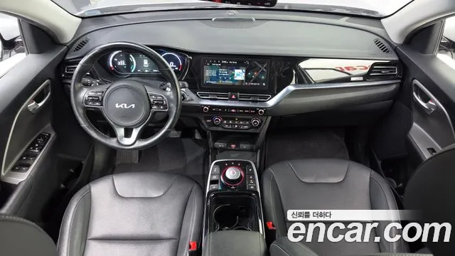 Kia Niro — Фото автомобиля 10
