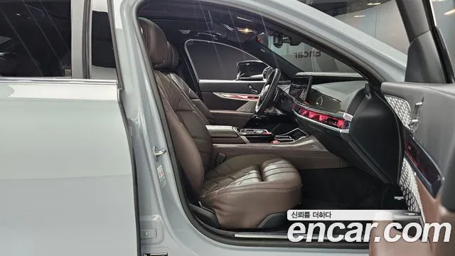 BMW 7 Series G70 — Фото автомобиля 16