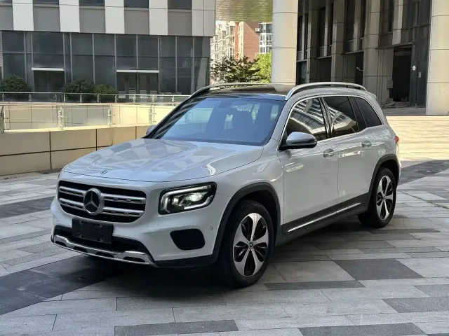 Фотография автомобиля — Mercedes-Benz GLB-Class