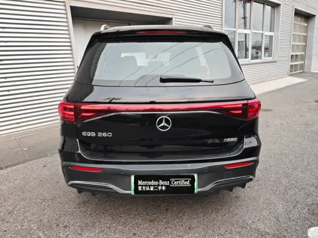 Mercedes-Benz EQB — Фото автомобиля 4