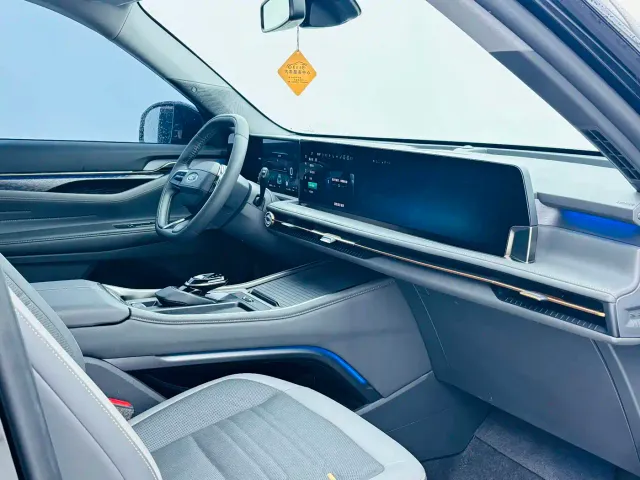 Ford Edge — Фото автомобиля 12