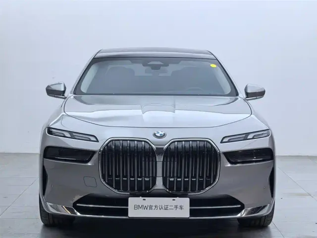 BMW 7 Series — Фото автомобиля 3