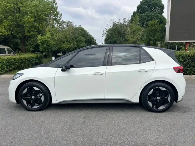 Volkswagen ID.3 — Фото автомобиля 3