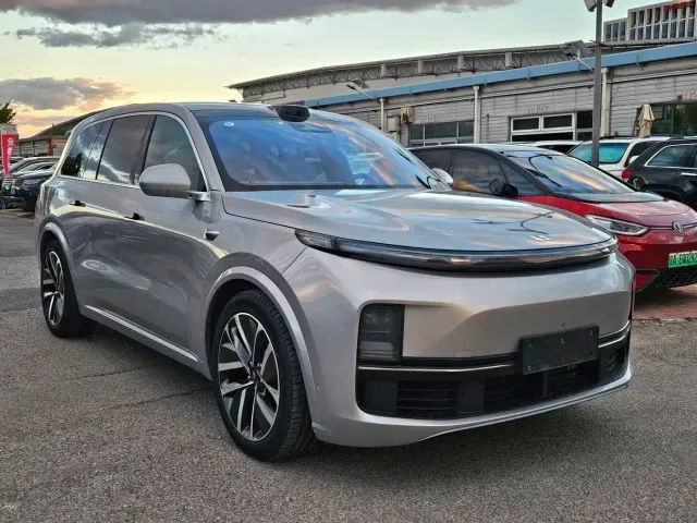 Li Auto L9 — Фото автомобиля 2