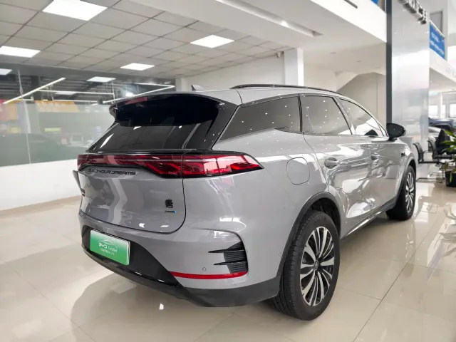BYD Tang — Фото автомобиля 7