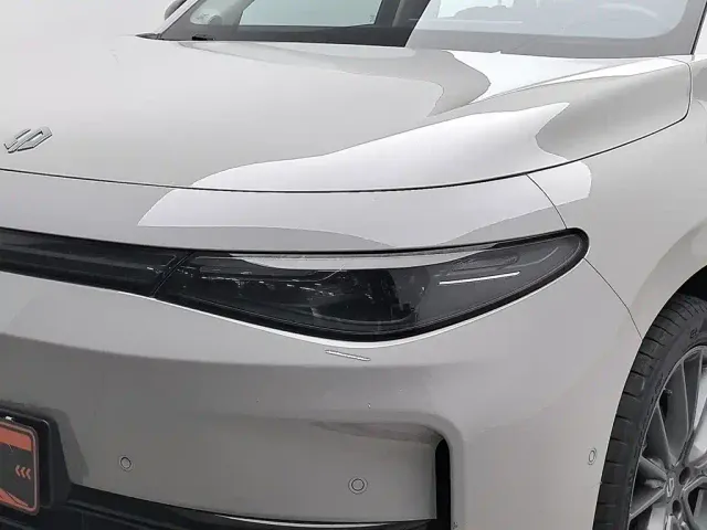 Leapmotor C10 — Фото автомобиля 7