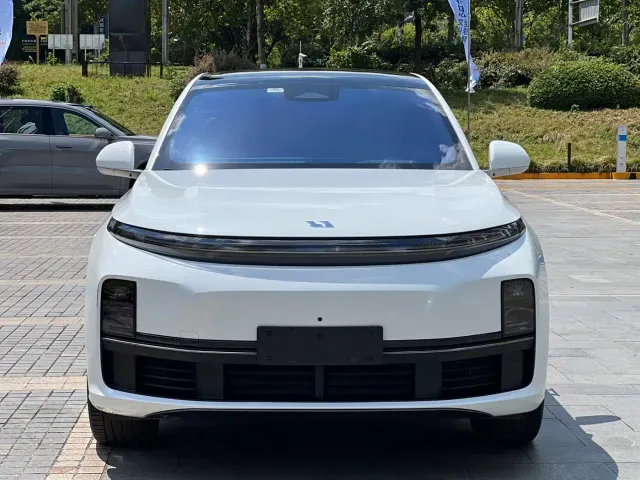 Li Auto L7 — Фото автомобиля 2