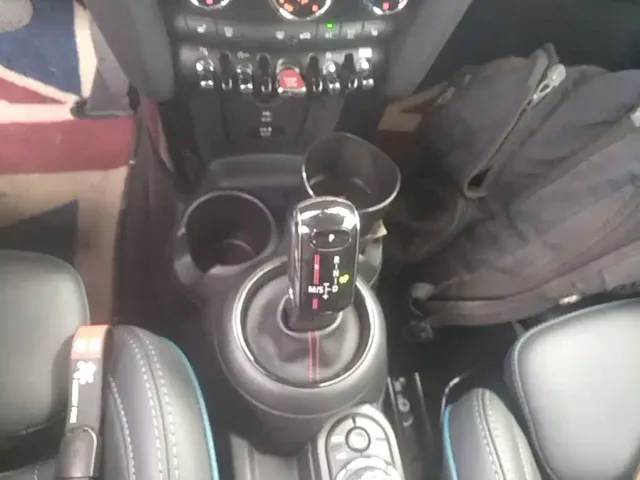 MINI Hatch — Фото автомобиля 13