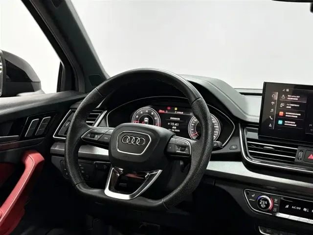 Audi Q5L — Фото автомобиля 10